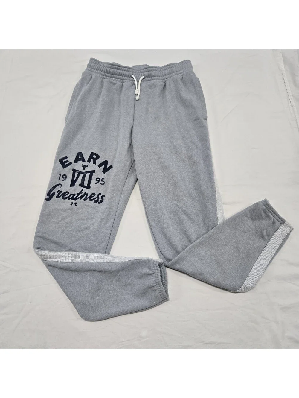 EUC Men's MEDIUM Under Armour Project Rock Grey Sweatpants Heavy Terry 1370455